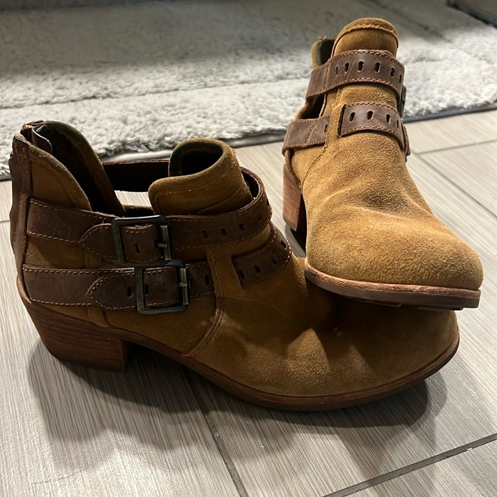 UGG Tan and Brown Ankle Boots